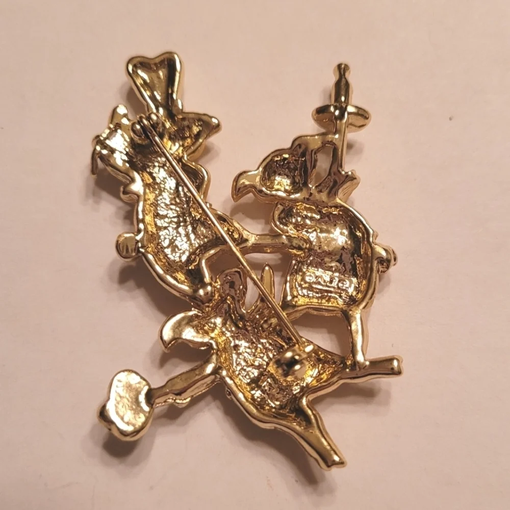 Vintage AJC‎ Jewelry Gold Tone Three Little Pigs Chef Brooch Pin Whimsical